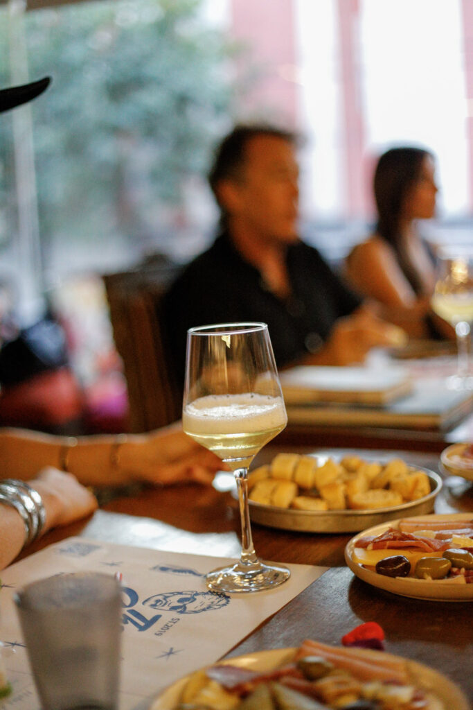 degustación de vinos en Buenos Aires con dinámica lúdica.