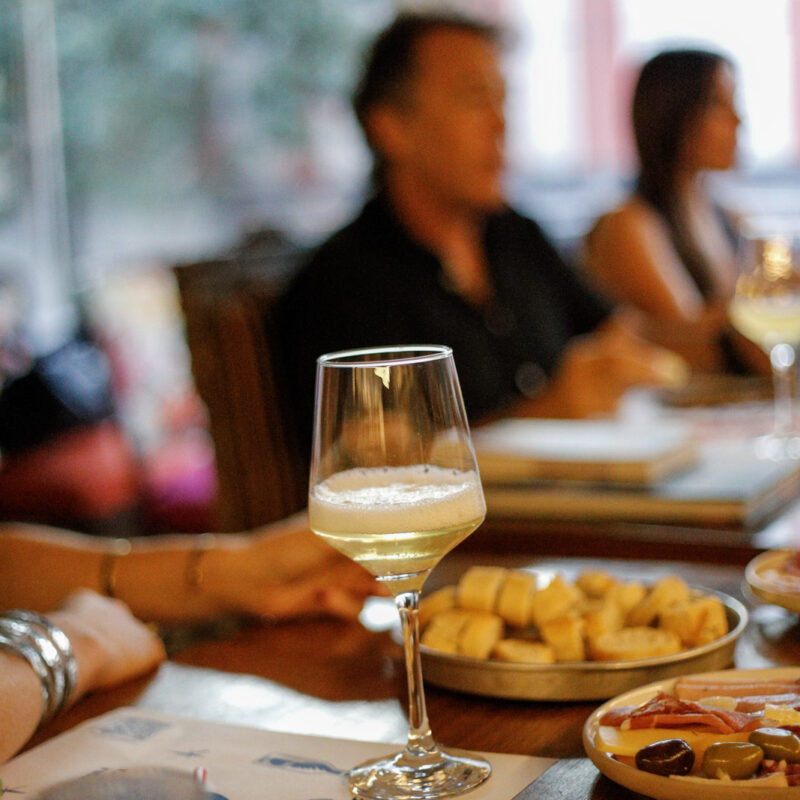 degustación de vinos en Buenos Aires con dinámica lúdica.